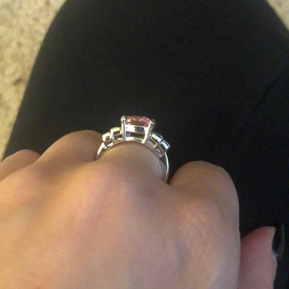 Pink fashion ring - Picture 3 of 3